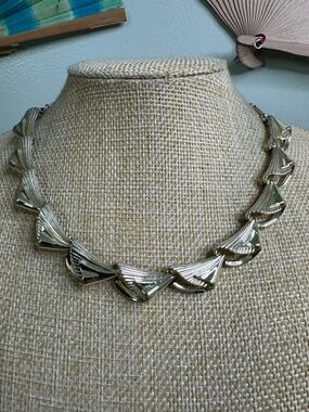 Coro Gold-Tone Sculpted Fan Link Choker Necklace